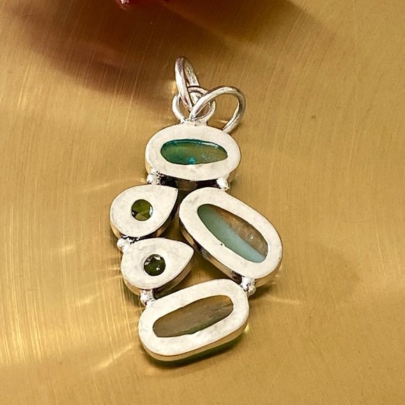 Dichroic Glass And Peridot Handcrafted Pendant - Picture 7 of 7